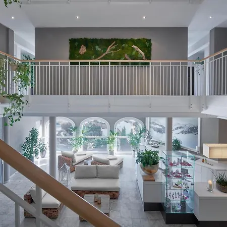 Отель Lebenberg Schlosshotel-kitzbuehel